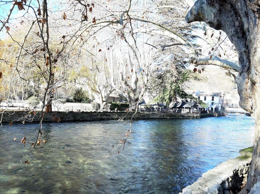 Au Murmure Des Eaux A *